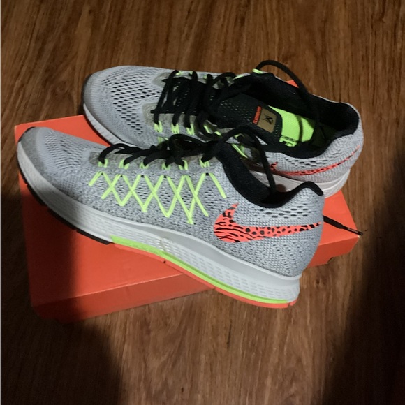 Nike Gray and Lime Athletic Sneakers - Picture 4 of 4